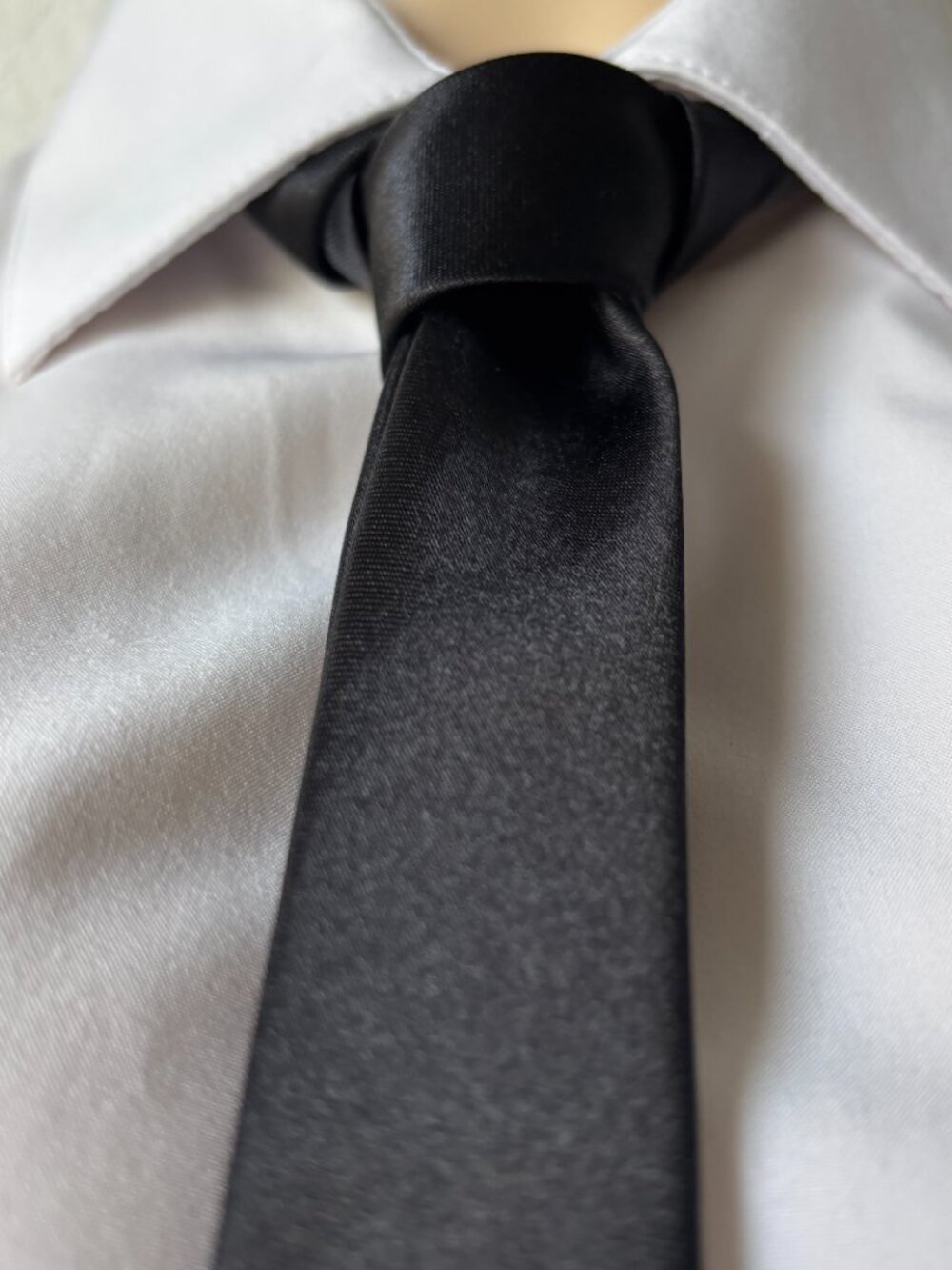 Mens Solid Black Ultra Skinny Necktie 1.5 Inch Slim Retro Formal Satin Tie